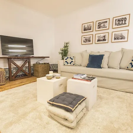 Lovelystay - Downtown Magnificent Flat Apartman